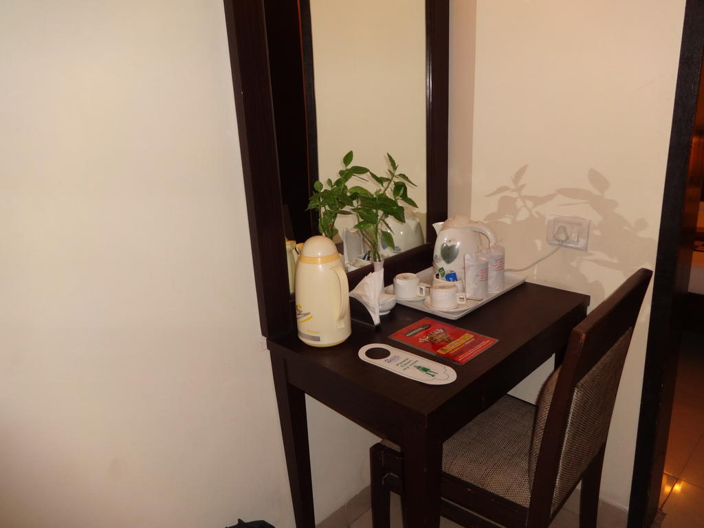 Hotel Gautam Residency Nova Deli Quarto foto