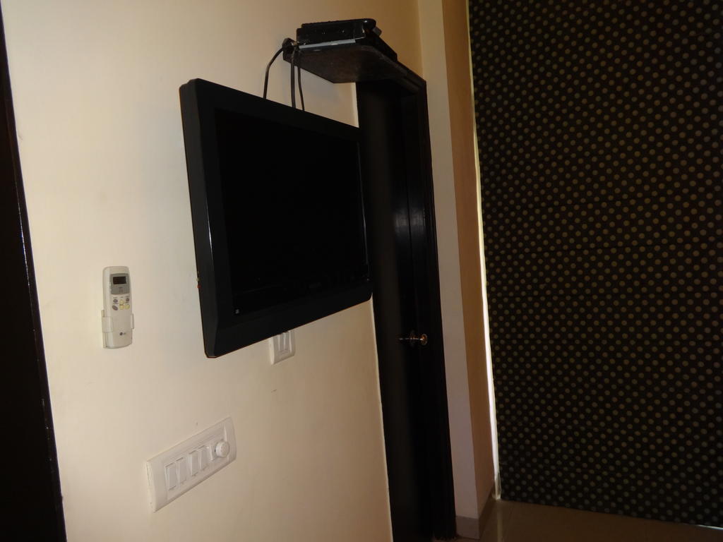 Hotel Gautam Residency Nova Deli Quarto foto